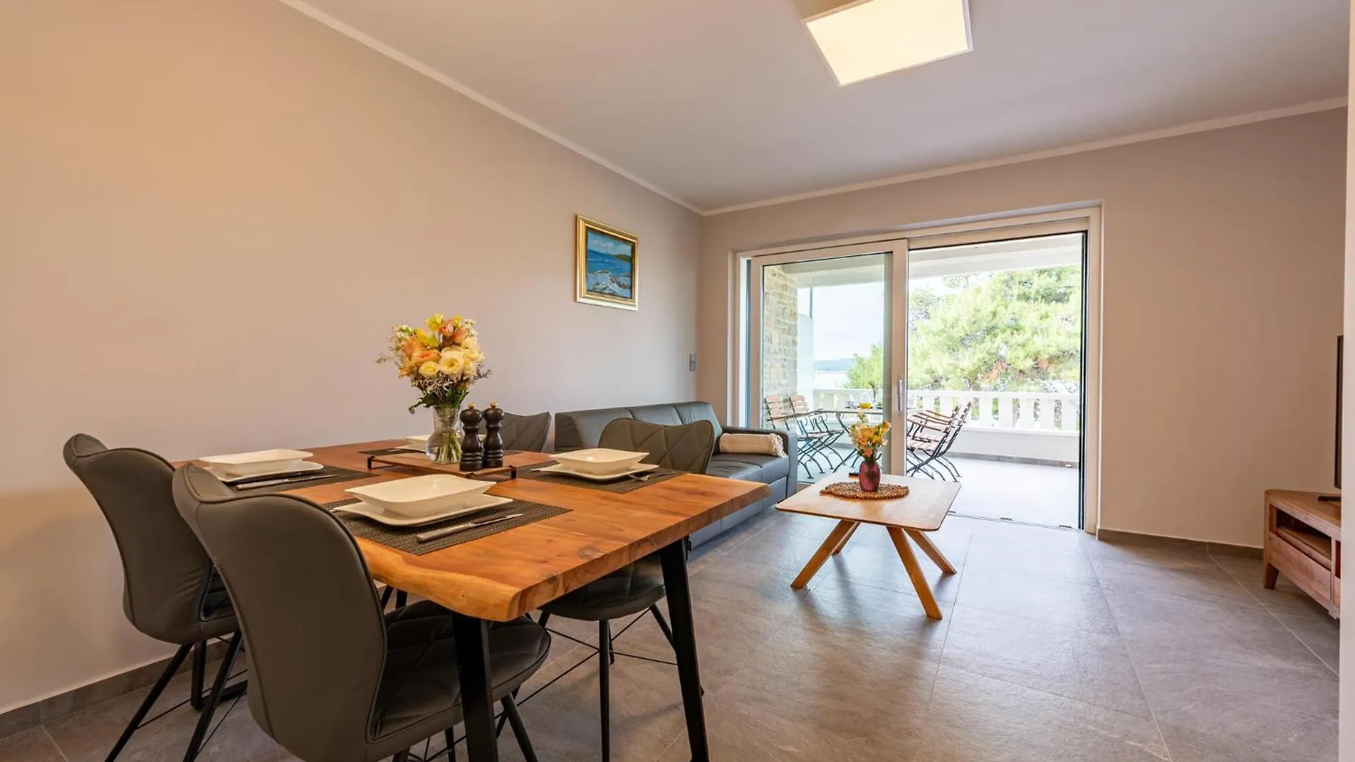 Gorgeous Apartment In Mrljane With Jacuzzi